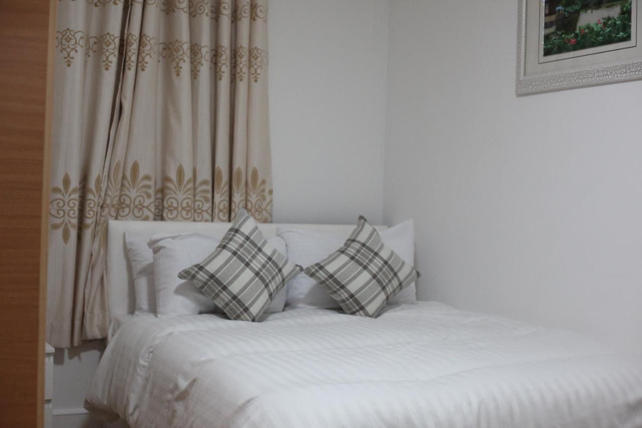 Oyo New City Lodge Лондон Экстерьер фото